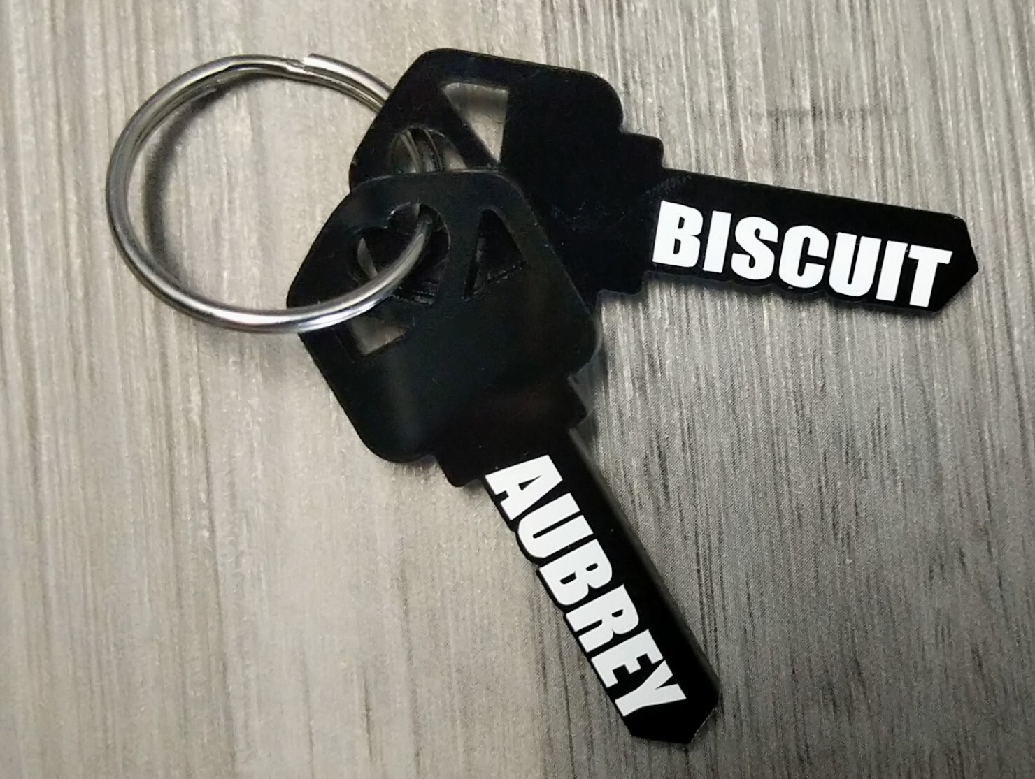 Custom Keys Keychain Personalized Couples Pets Family Kids Name Key Sized Gift