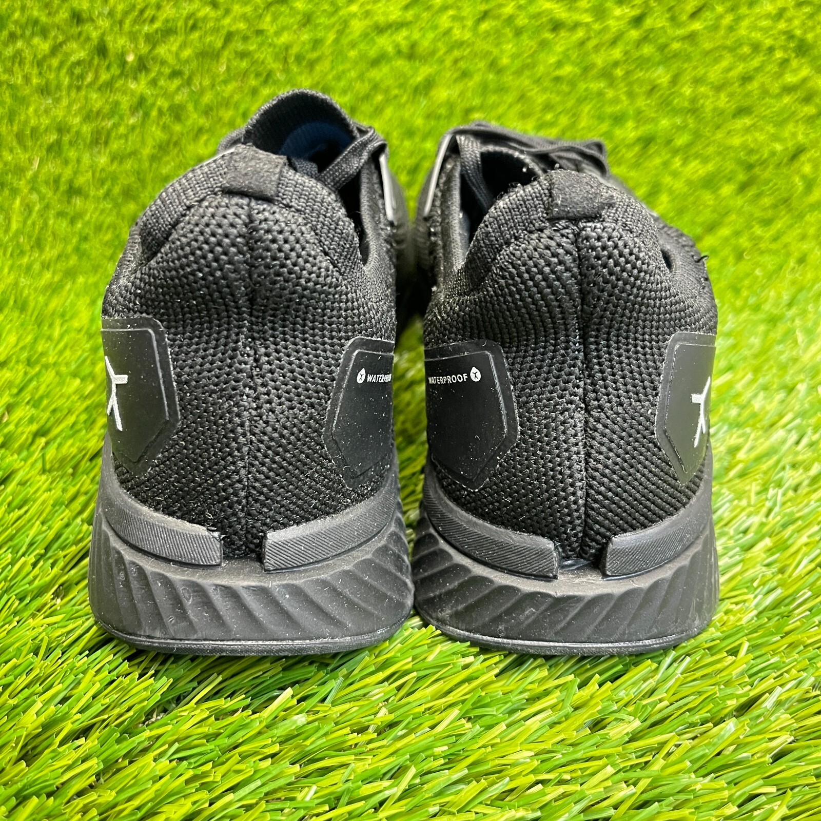 Flux Adapt Waterproof Runner Stealth Black Womens Size 7 Barefoot Running Shoes