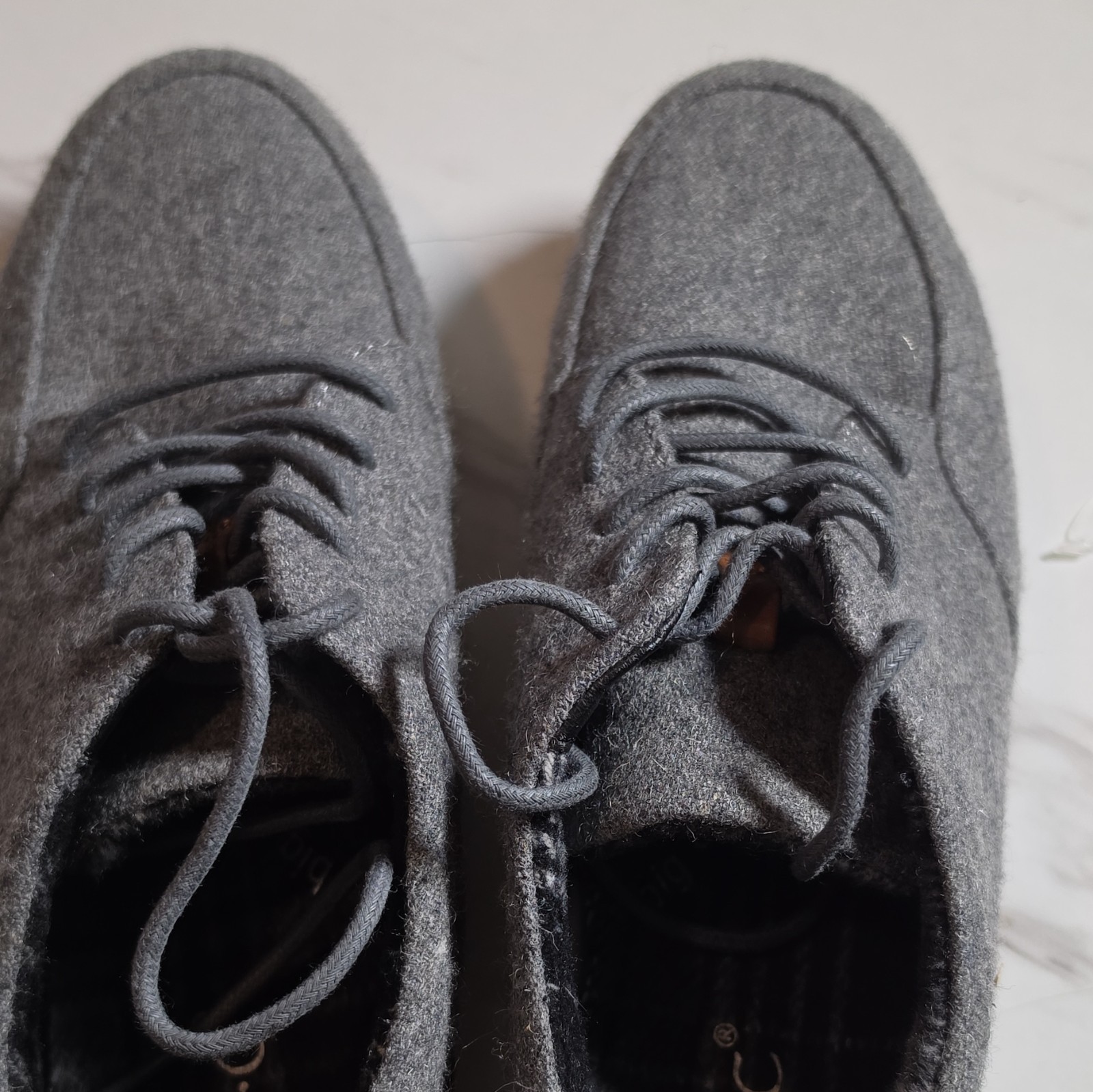 bøc Gray Fabric Lace-Up Sneakers Men’s US 8 Comfort Casual Shoes