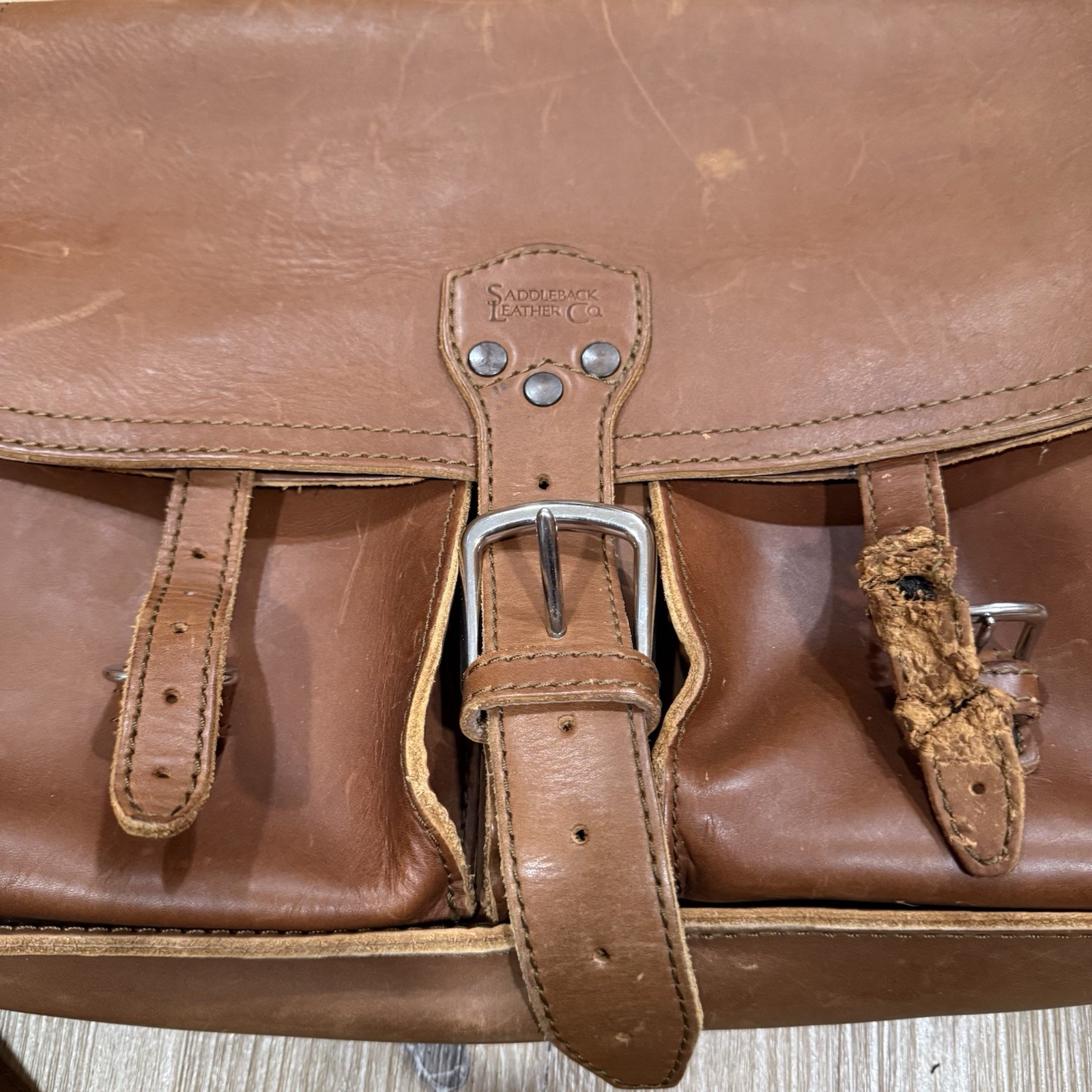 Saddleback Leather Thin Front Pocket Briefcase Chestnut WORN STRAP AND SCRATCHES