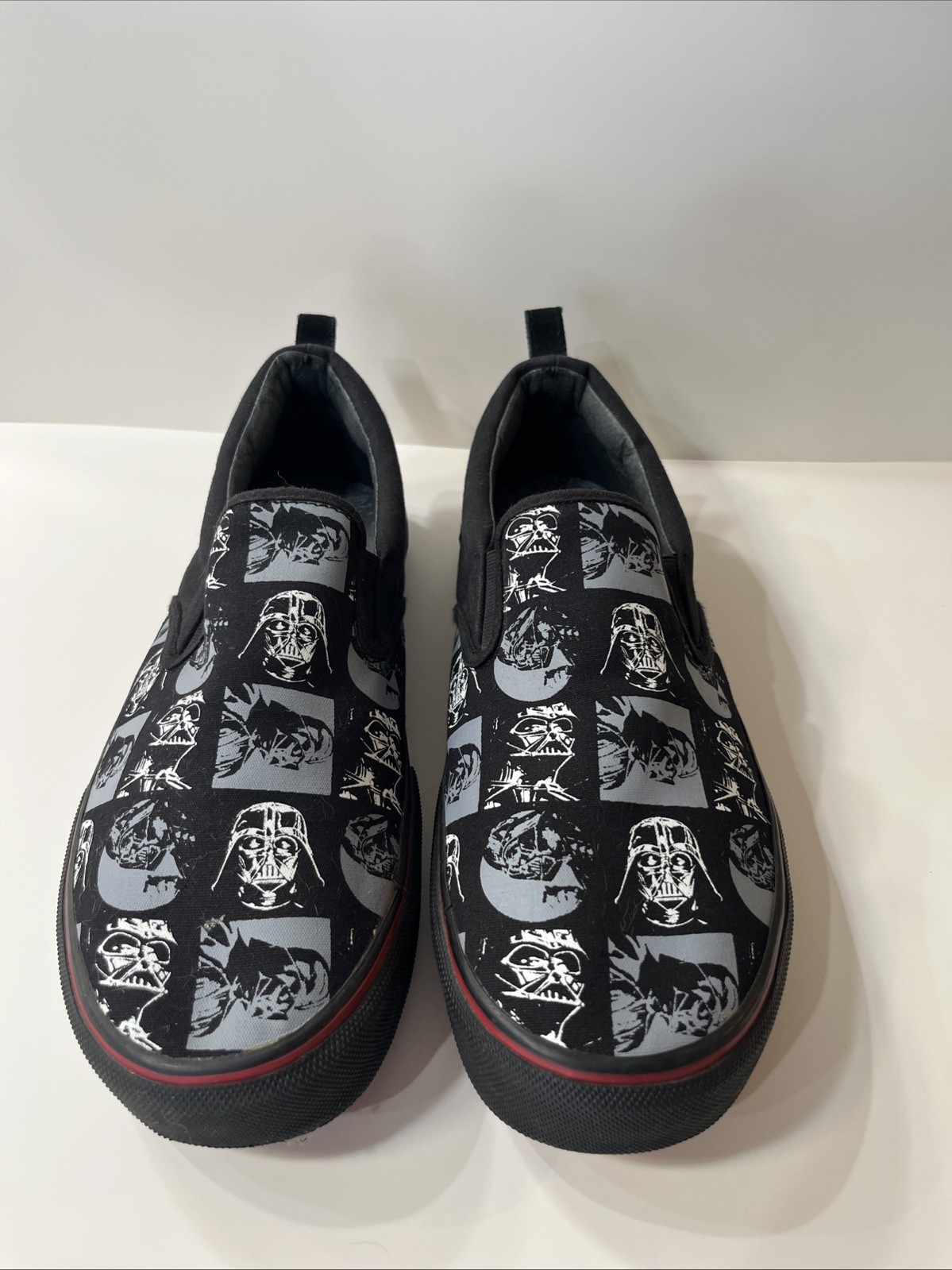 Skechers Star Wars Men’s Size 10.5 Darth Vader Slip On Shoes Excellent Condition
