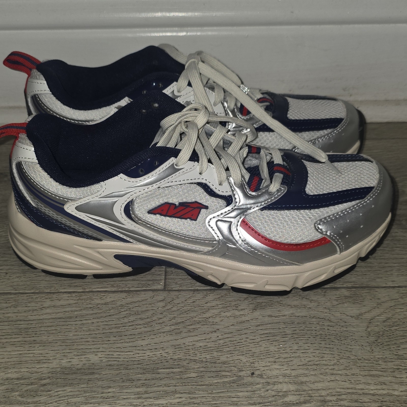 Avia 5000 White/Blue/Silver/Red Men’s Sneaker MNAV43GX002L