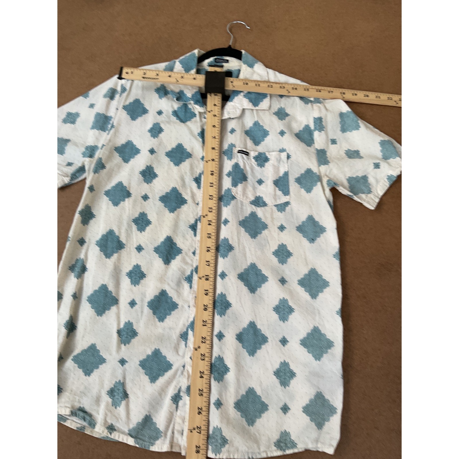 Volcom Mens Medium S/Sleeve Button Down Shirt Teal Medallion Print Classic Fit