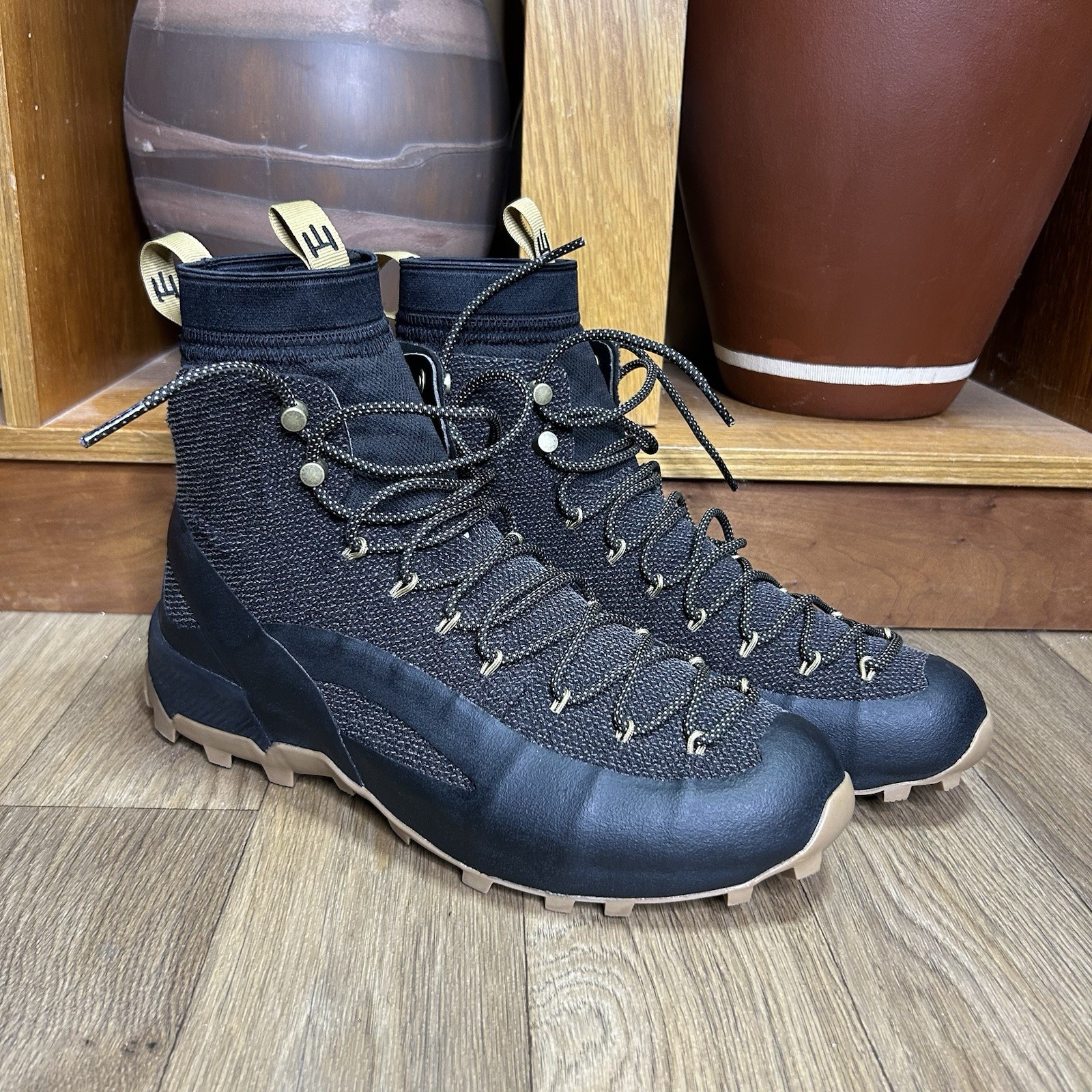 Naglev Combat WP made with Kevlar Hiking Boots Size 10 US, 43.5 Euro (size up)