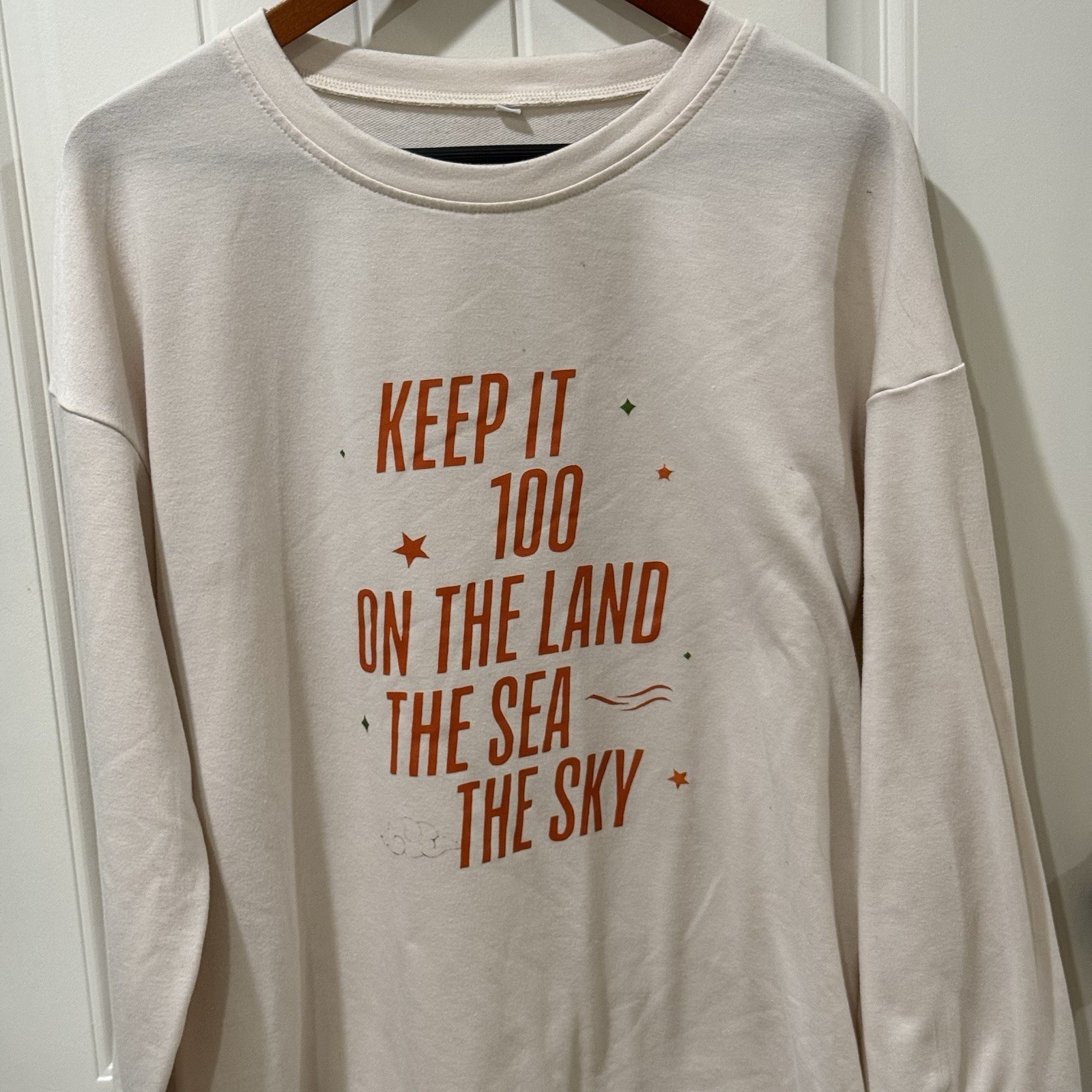 Keep It 100 On The Land Sea Sky Sweatshirt Medium Cream Graphic Pullover
