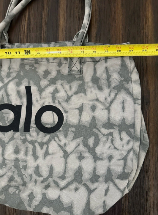 NWT Authentic ALO Yoga Tote Bag Gray Tie-Dye Cotton Canvas Large Gym Travel