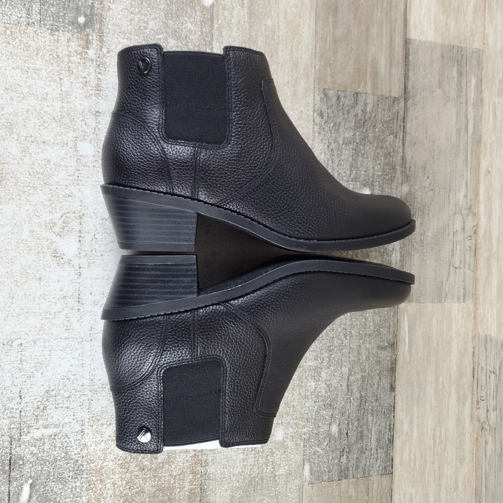 Vionic Finn Womens Booties Sz 5 Black Leather Side Zip Elastic Gore Ankle Boots