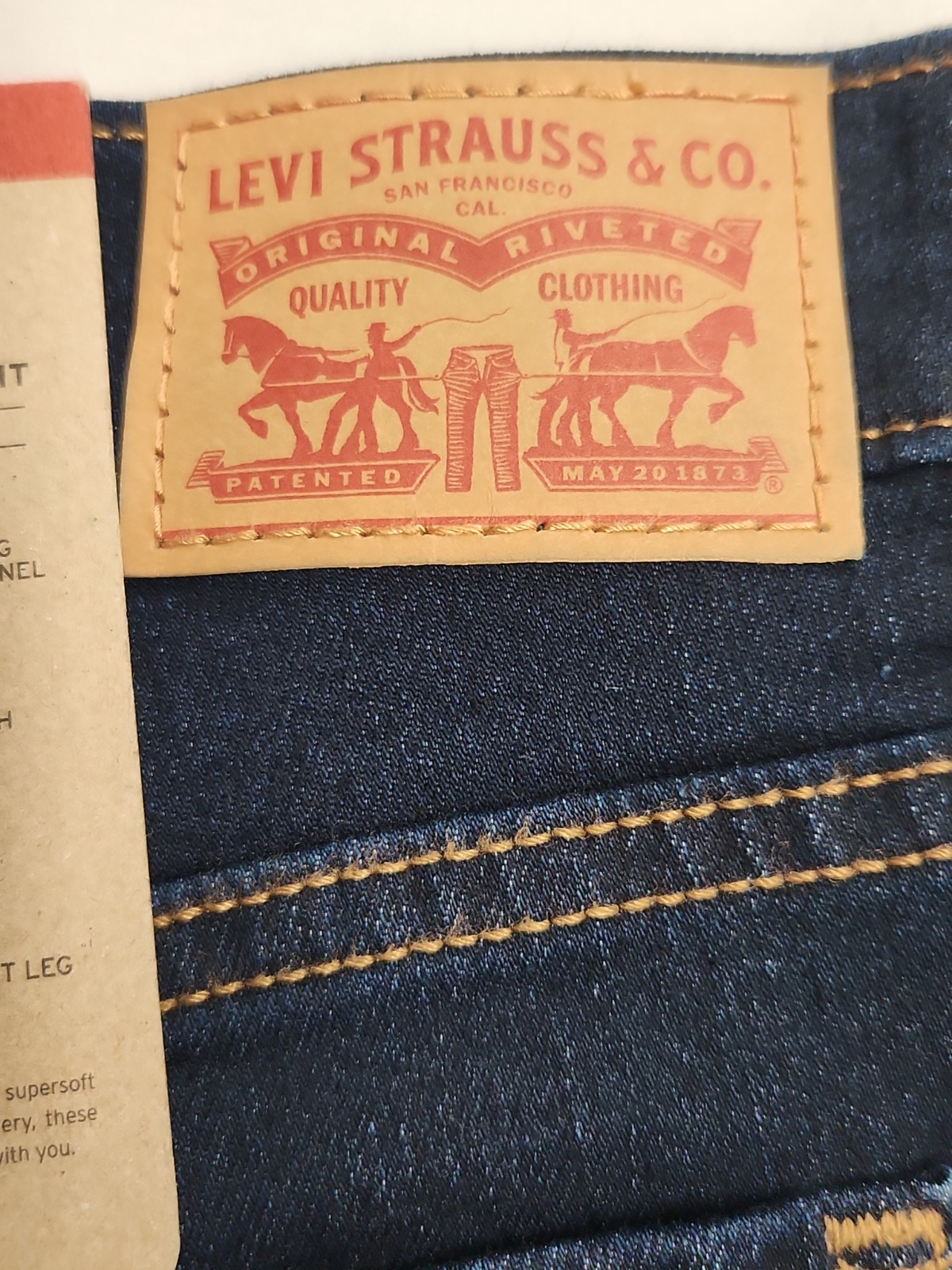 Levi’s 314 Shaping Straight Leg jeans | Size 28×32 (6) Woman* New With Tags!!