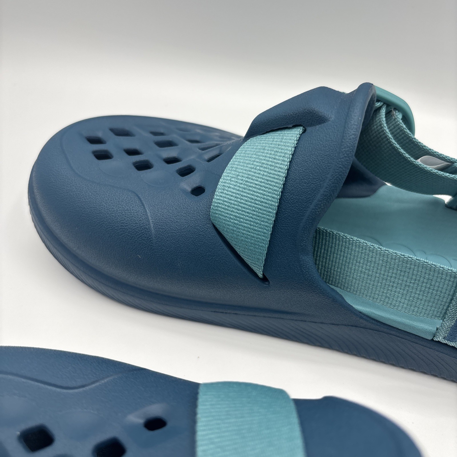 Chaco Chillos Clogs Ocean Blue Women’s Size 9 Slip-On Comfort Foam Sandals