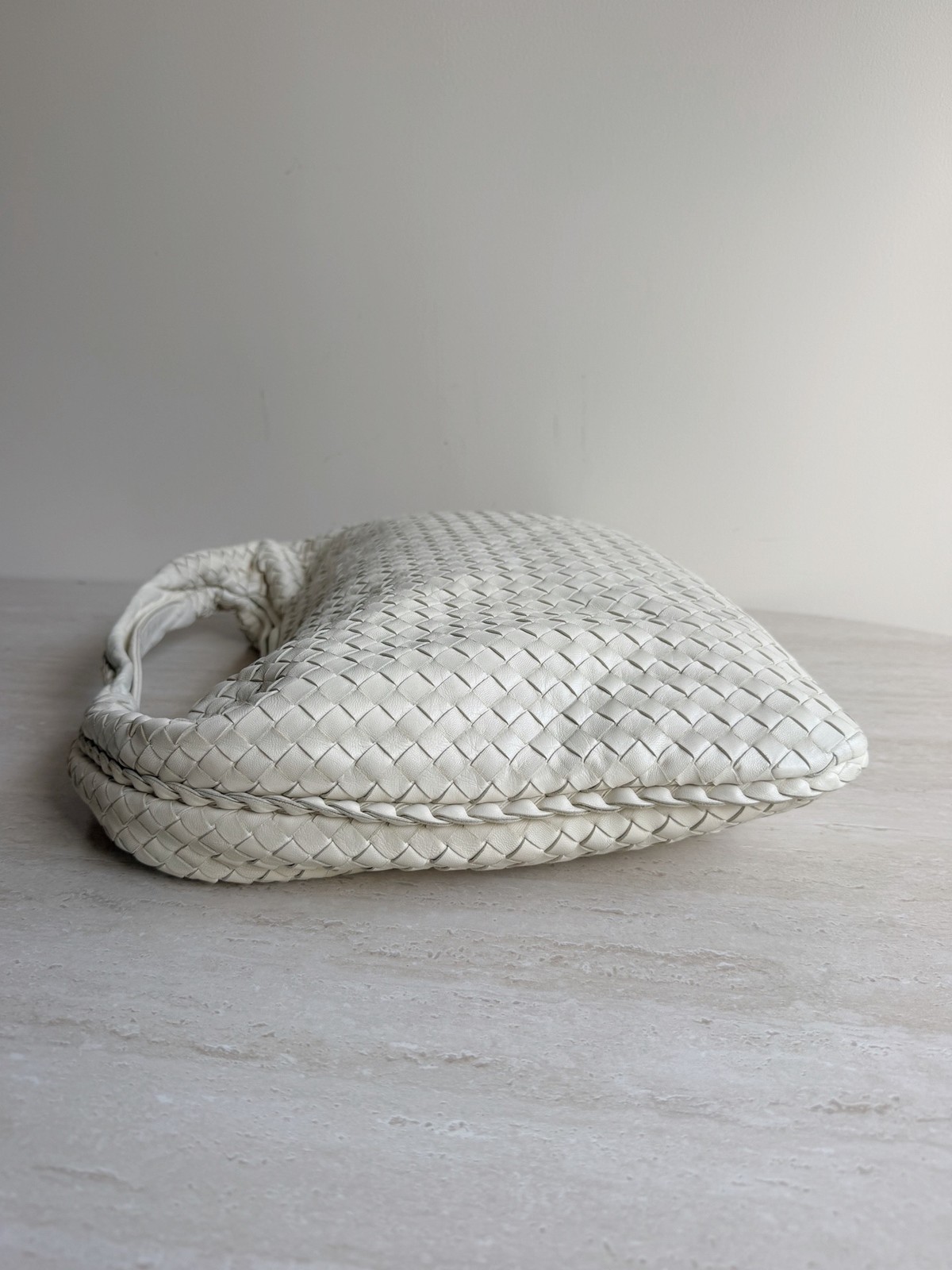 Bottega Veneta Hobo Bag Intrecciato Off-white Leather Shoulder Bag AUTH W13.5in