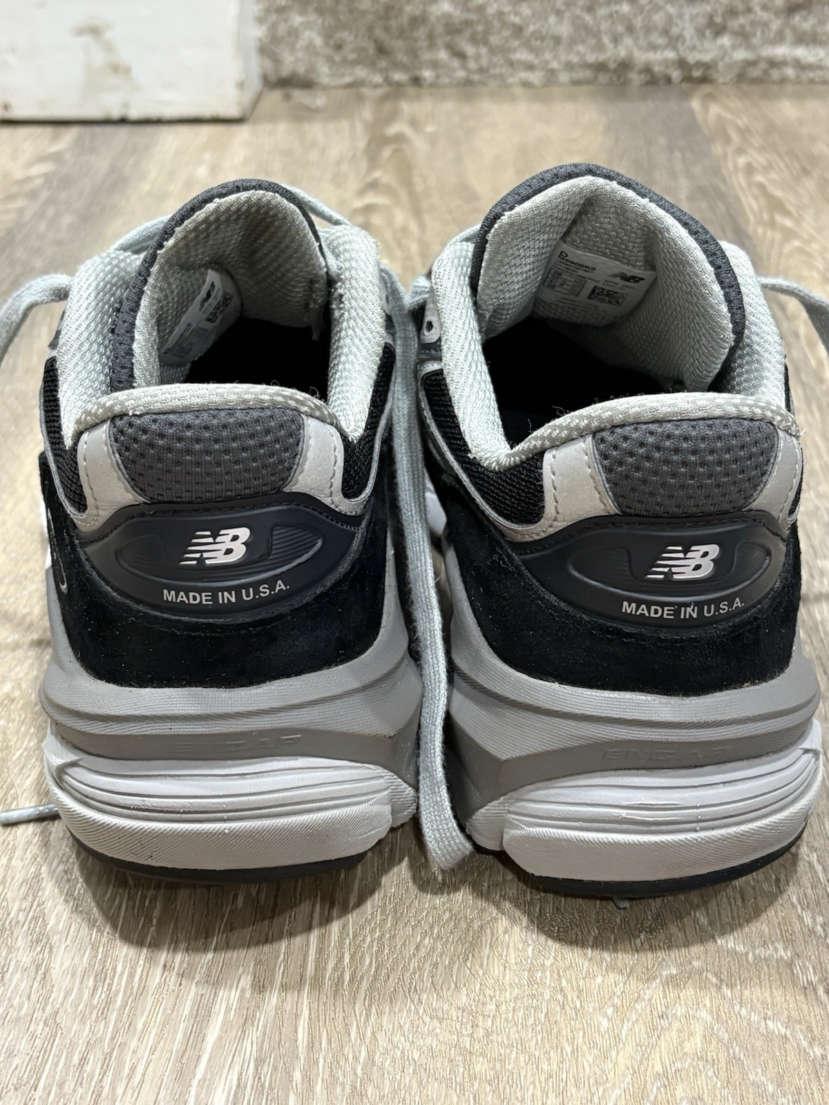 Size 8 – New Balance 990v6 Made in USA Black Silver