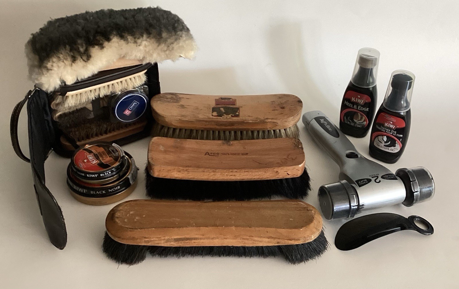 Deluxe Professional Shoe Shine & Leather Care Kit – 15+ Pieces