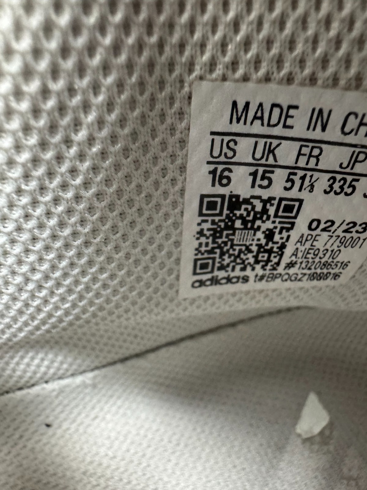 Adidas BYW Select IE9310 Mens 16 Basketball Shoes Cloud White Athletic Sneakers