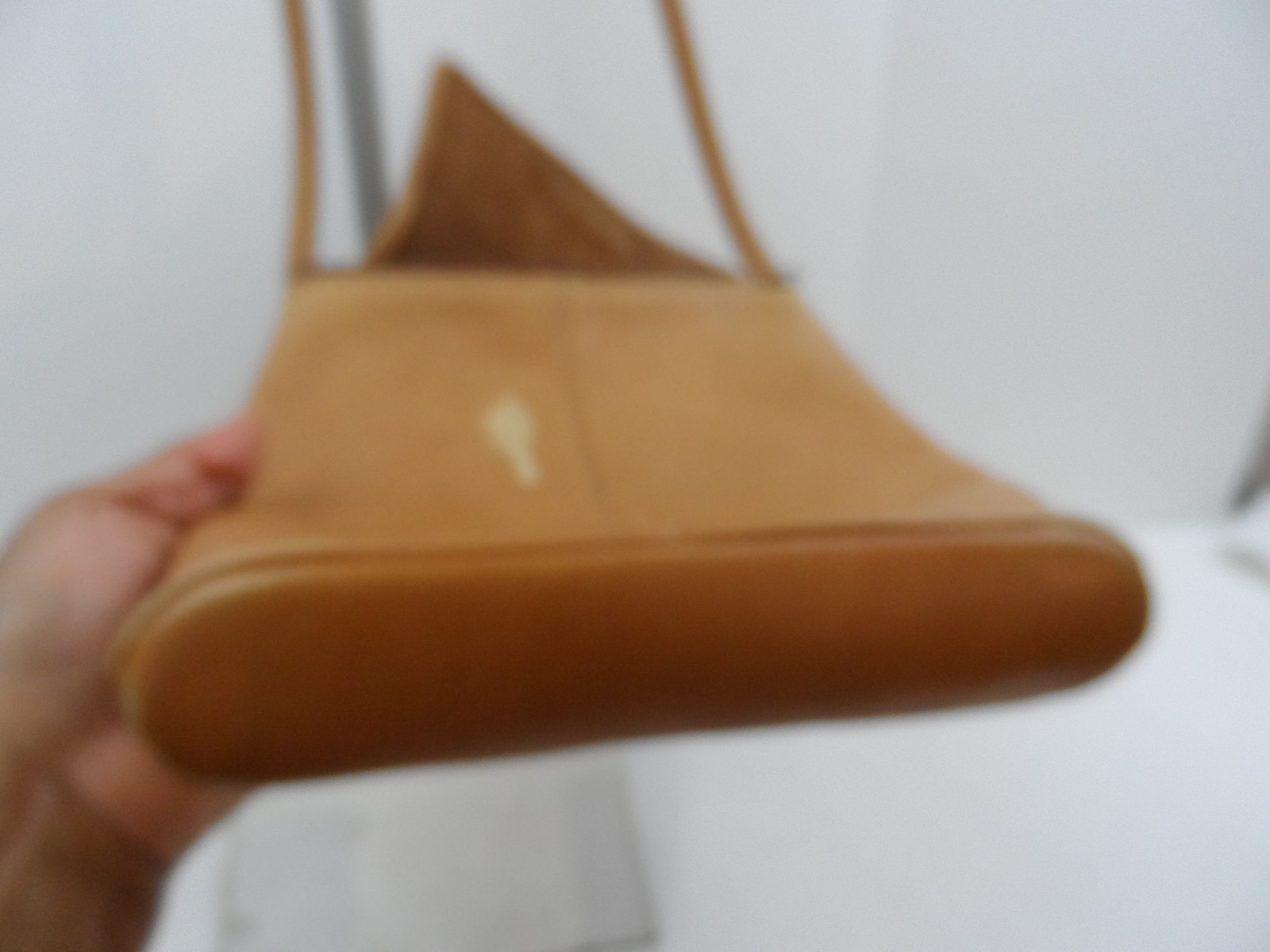 Le Donne Leather Simple Flap Over Crossbody Bag Carmel – 9 x 9 x 2