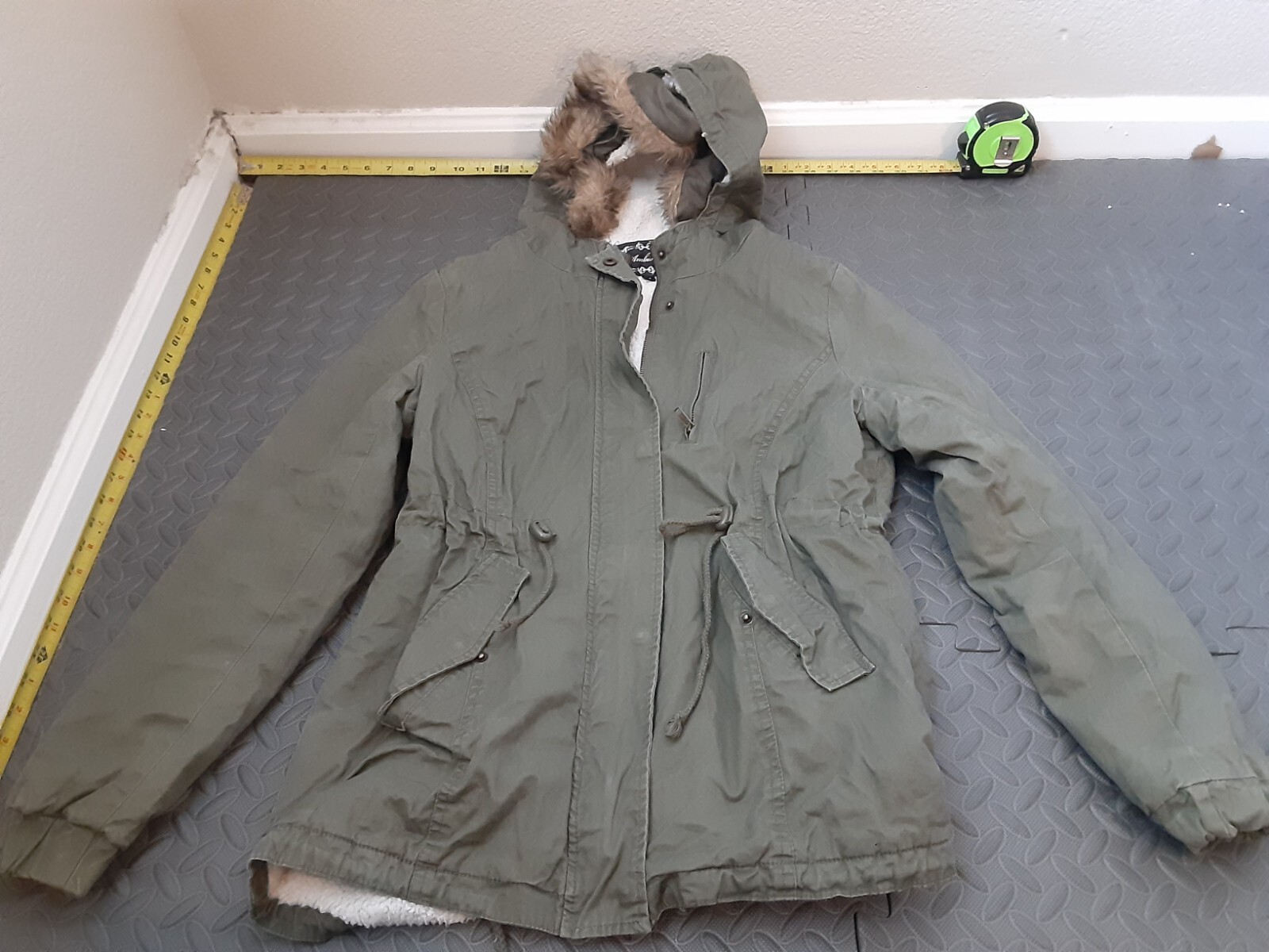 Ambiance Outerwear Hooded Lined Puffer Jacket Faux Fur Green Medium #S182