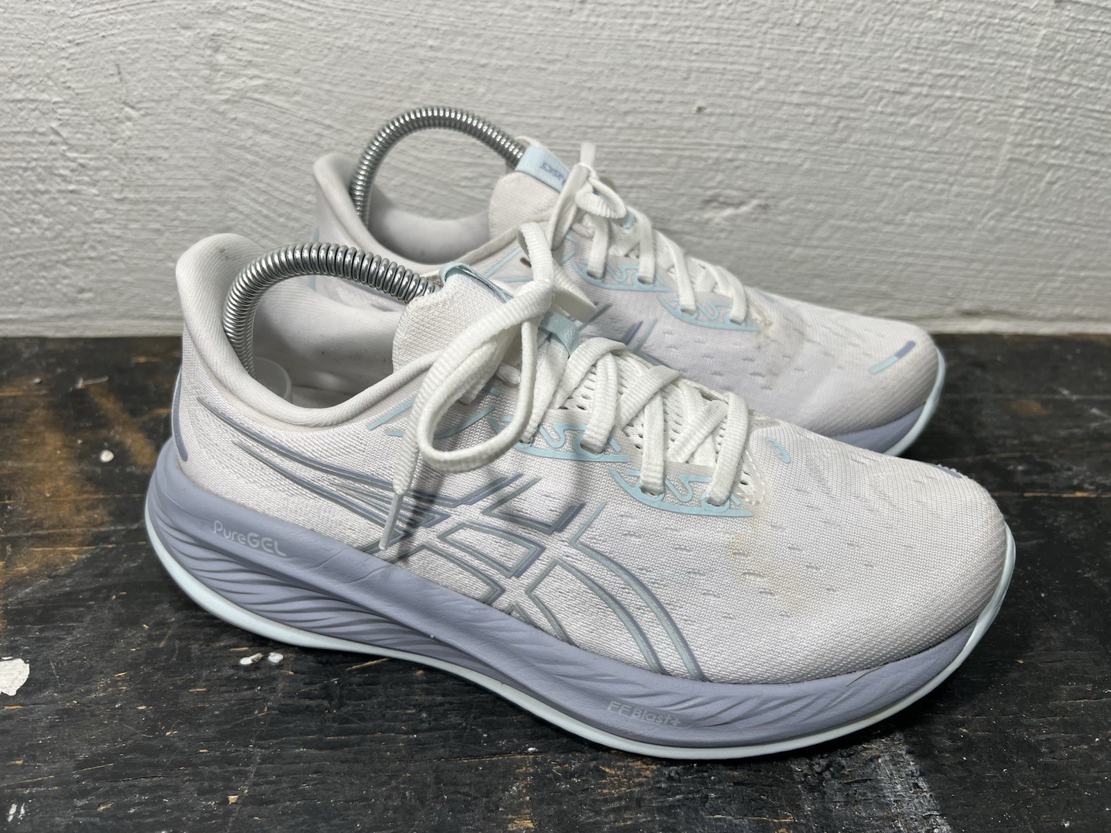Asics Womens Gel Cumulus 26 Sz 9.5 White Running Shoes Sneakers 1012B599