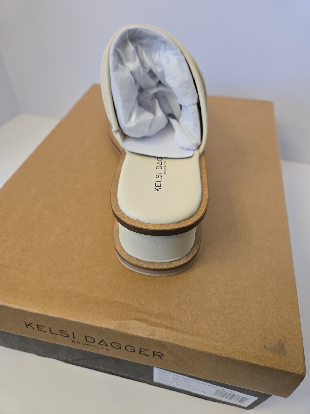 Kelsi Dagger Brooklyn Drift Salt Platform Sandals White Leather Chain Detail 7.5