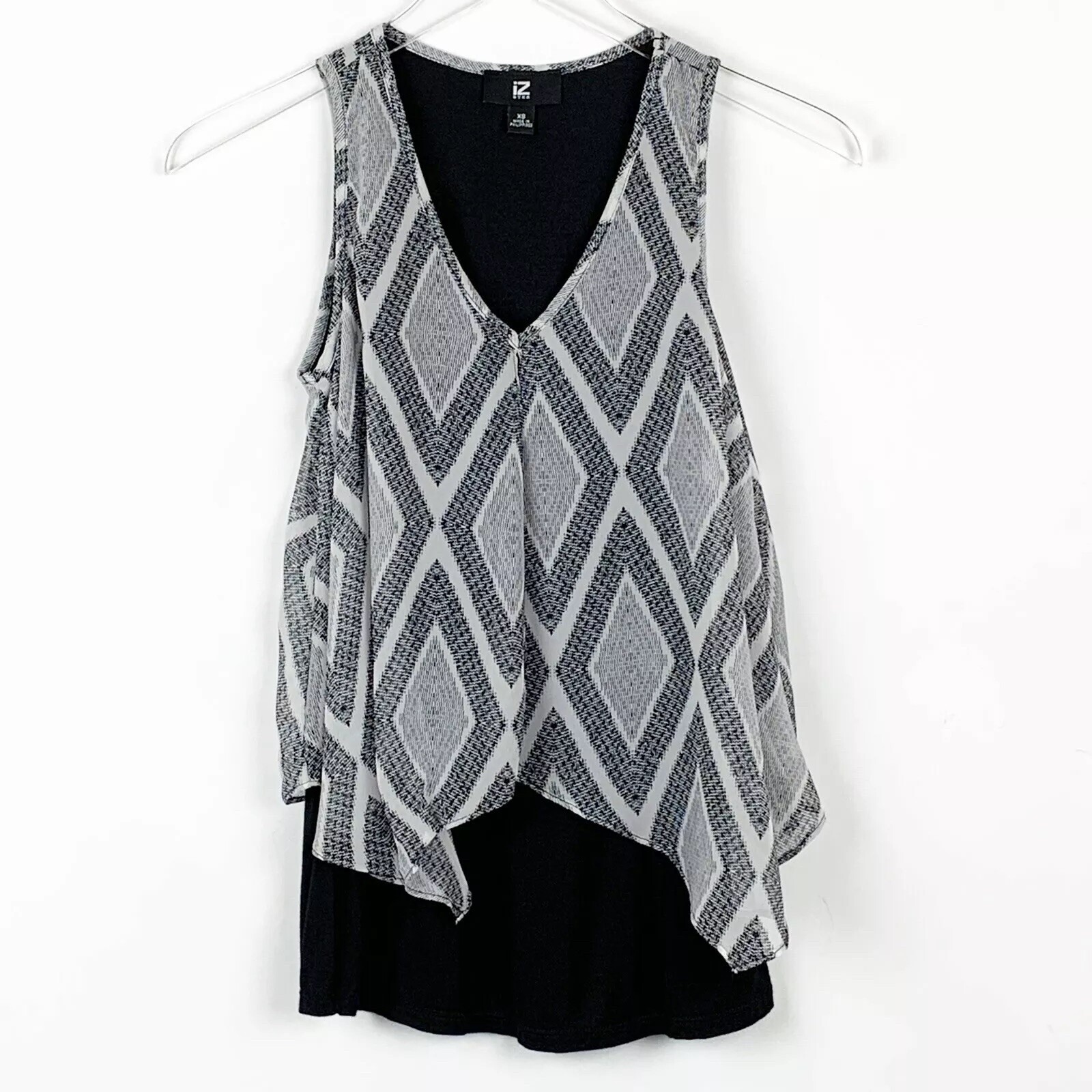 IZ Byer Top Geo Print Blouse Black White Tank Women’s Size XSmall Sleeveless