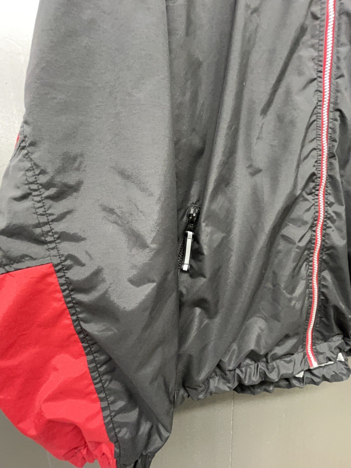 Holloway Jacket Men XL Black Red Full Zip Pockets Lined Coated Windbreaker Golf