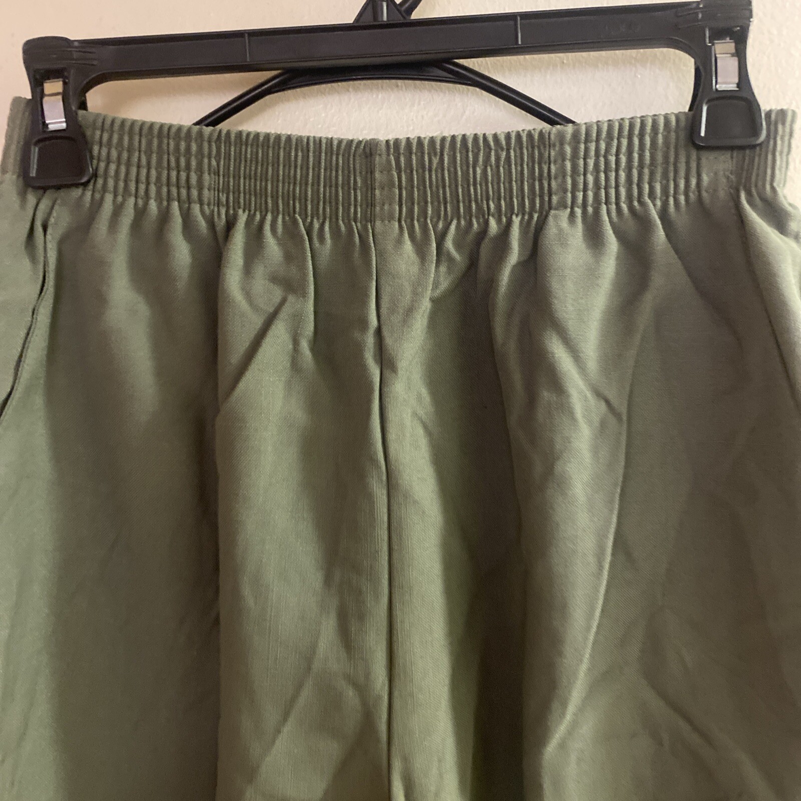 Classic Elements Women’s Pants Green 8 Short Waist 26” -30” Inseam 26 NWT