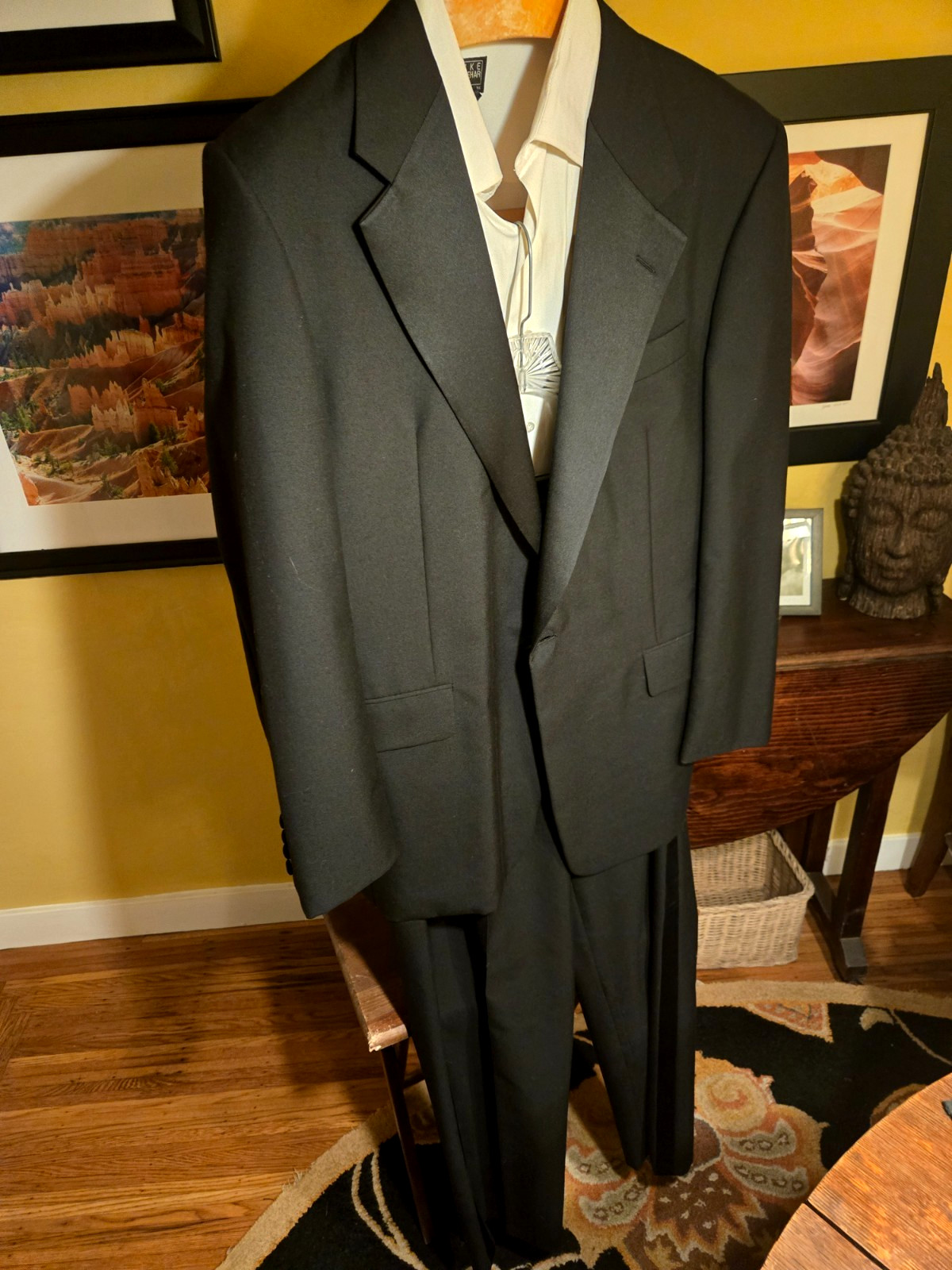 Hickey Freeman Black Notch Lapel Tuxedo, Mint Condition, Men’s Size 42 Long