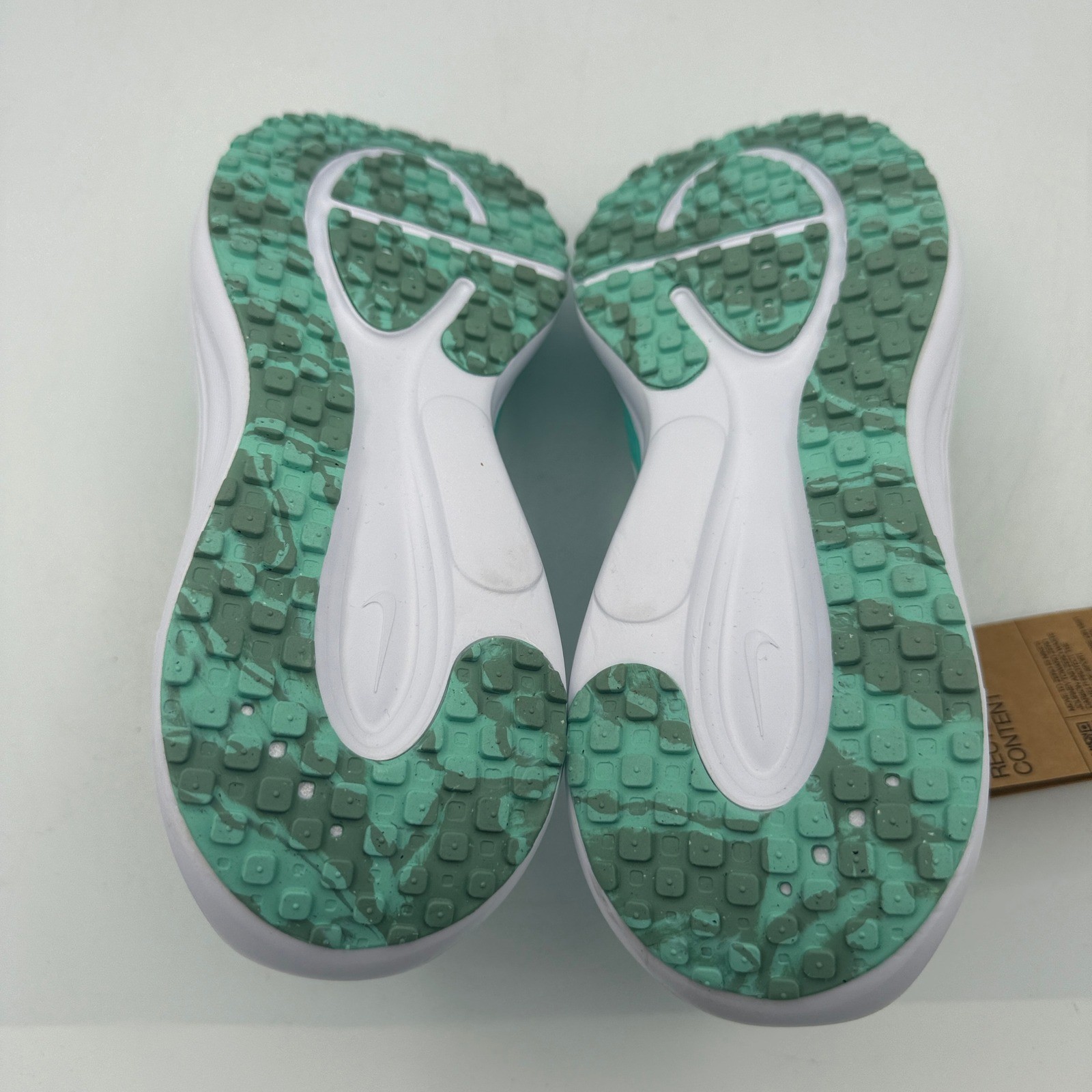 Nike Revolution 8 Women Shoes Size 6.5 Mint Foam Bleached Turq HJ8485-300