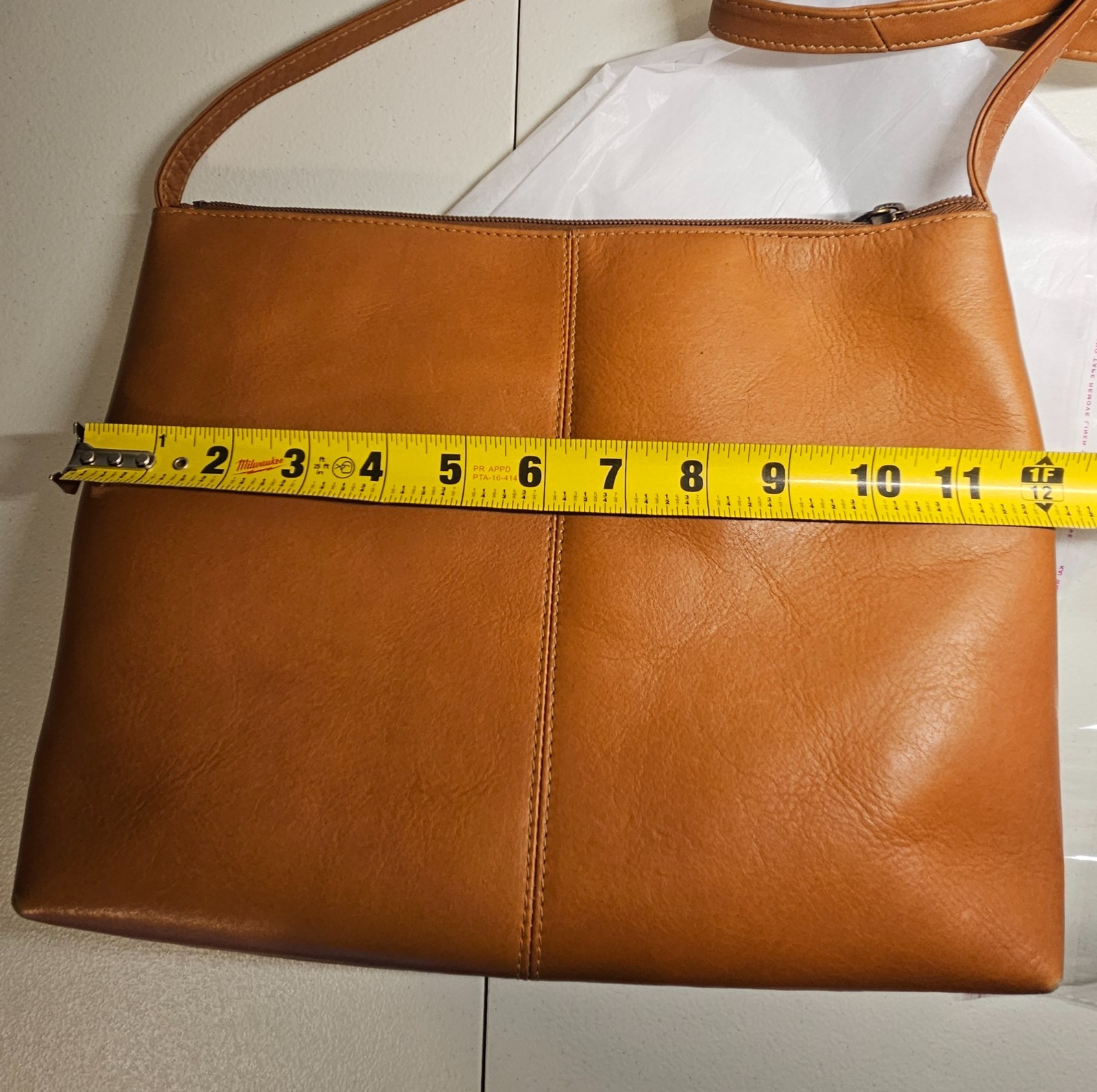 Le Donne Birch Bay Crossbody Bag Color Tan TR-808-TAN Colombian Vaquetta Leather
