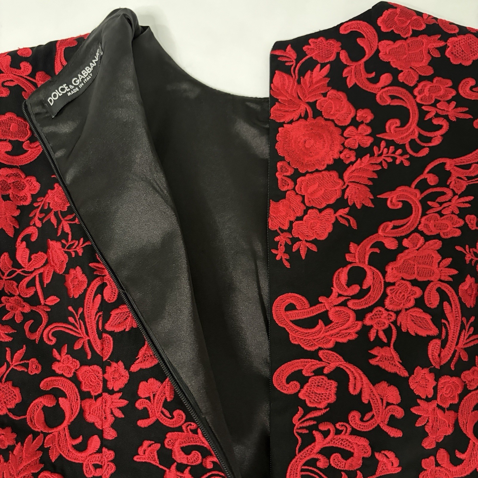 Dolce&Gabbana SS15 Runway Dress Red Embroidered Black Archival 2015 IT 40/US4/S