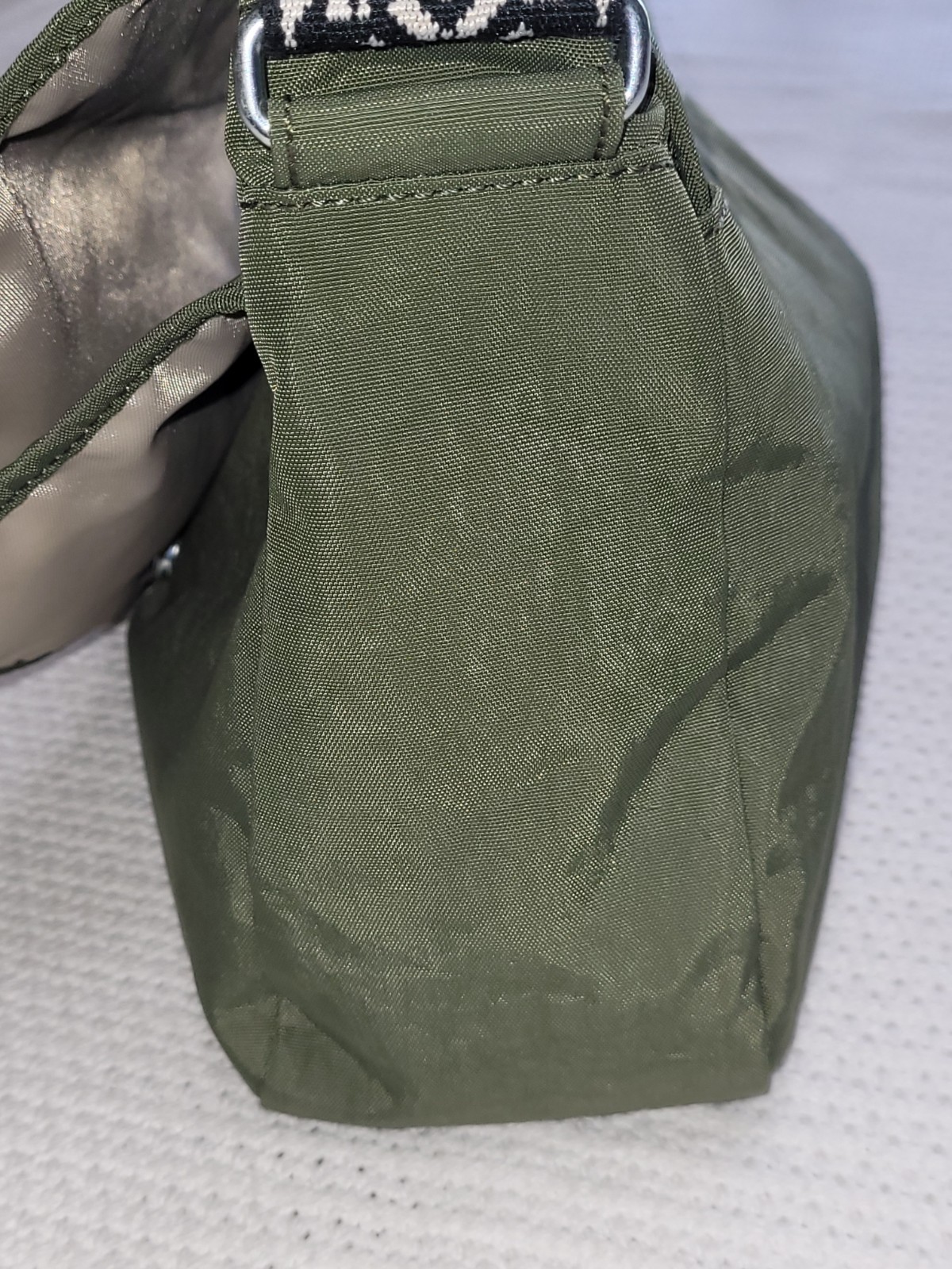 Kipling Women’s Brooklyn Go Shoulder Bag in jaded green nylon Approx 11″x9″