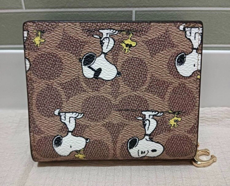 COACH x PEANUTS Snoopy Woodstock Print Signature Snap Wallet Outlet New Japan