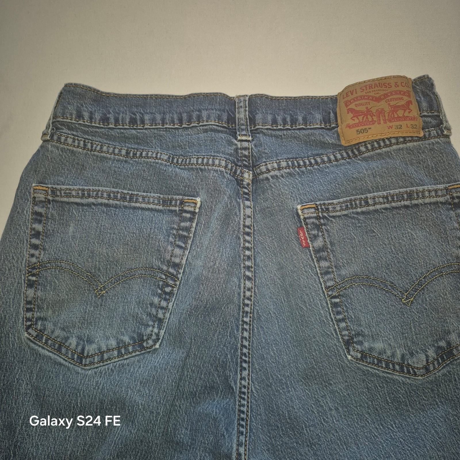 Levis 505 Regular Fit Straight Leg Blue Denim W32 L32 Wash Strech Classic