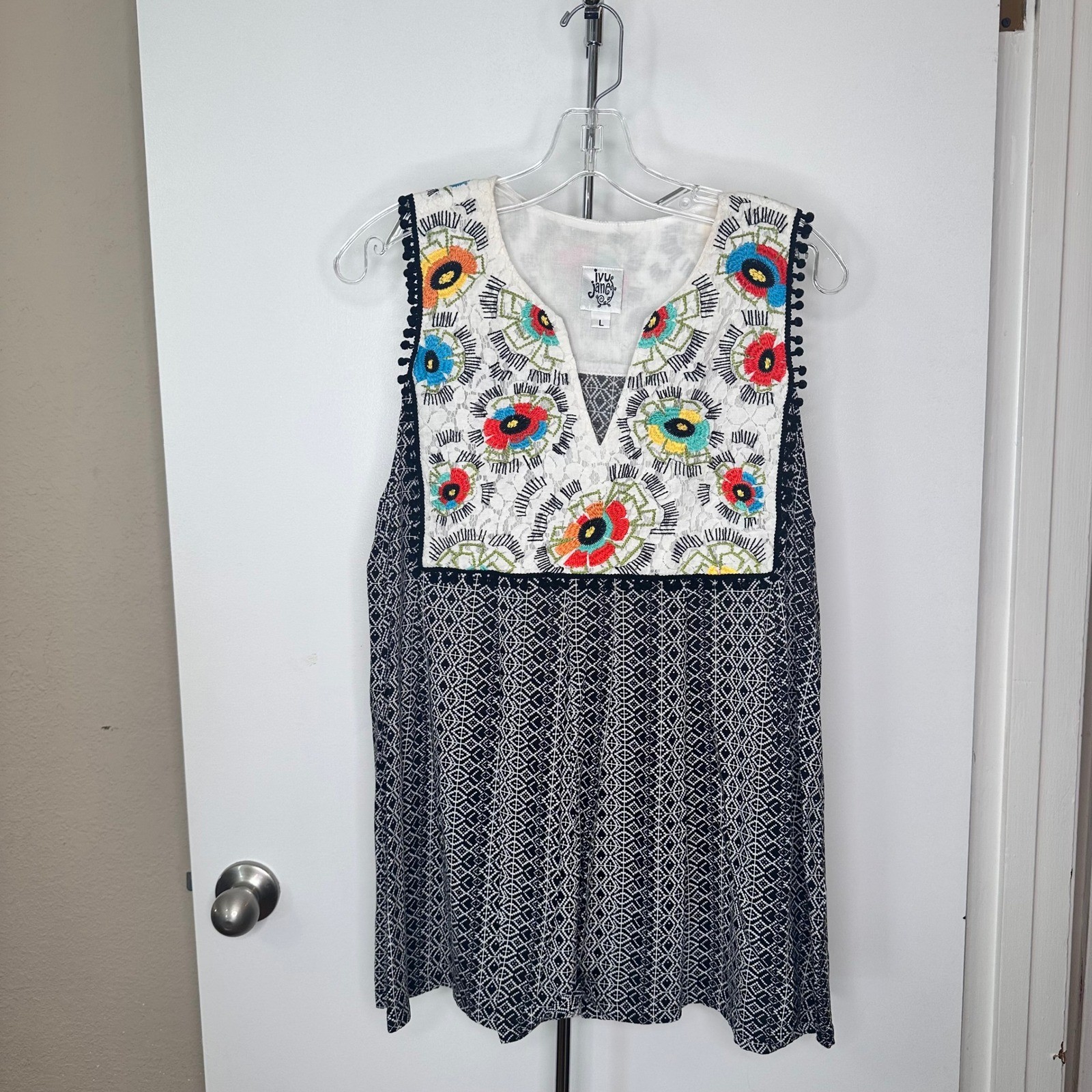 Ivy Jane Womens Floral Embroidered Lace Yoke Pom Pom Trim Tunic Top Large 659374