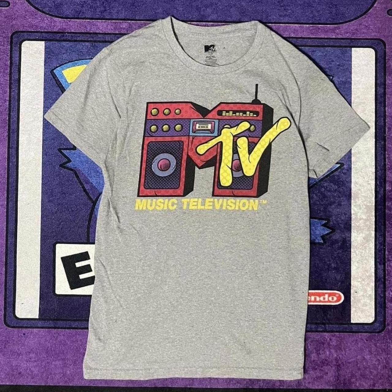 Y2K 90’s small Grey MTV Music Television Tshirt