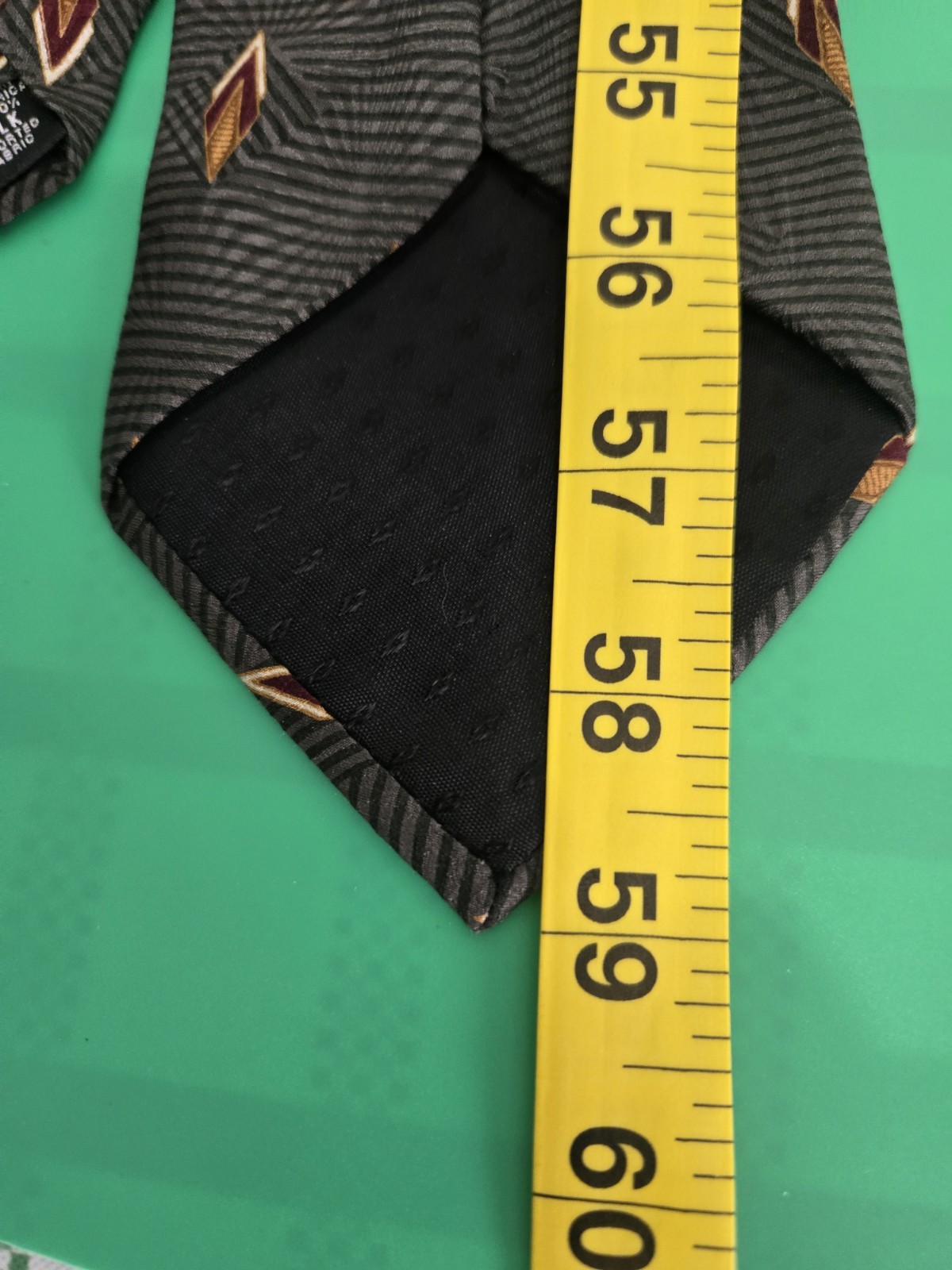 Bill Blass Black Label 100% Silk Tie Green Geometric Diamond Pattern USA Made 4″