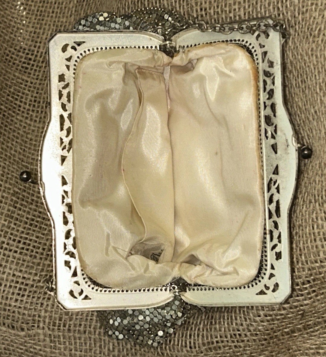 VTG Whiting & Davis SILVER MESH CHAIN BAG Kisslock Purse 6.5”W 10.25”T Lined USA