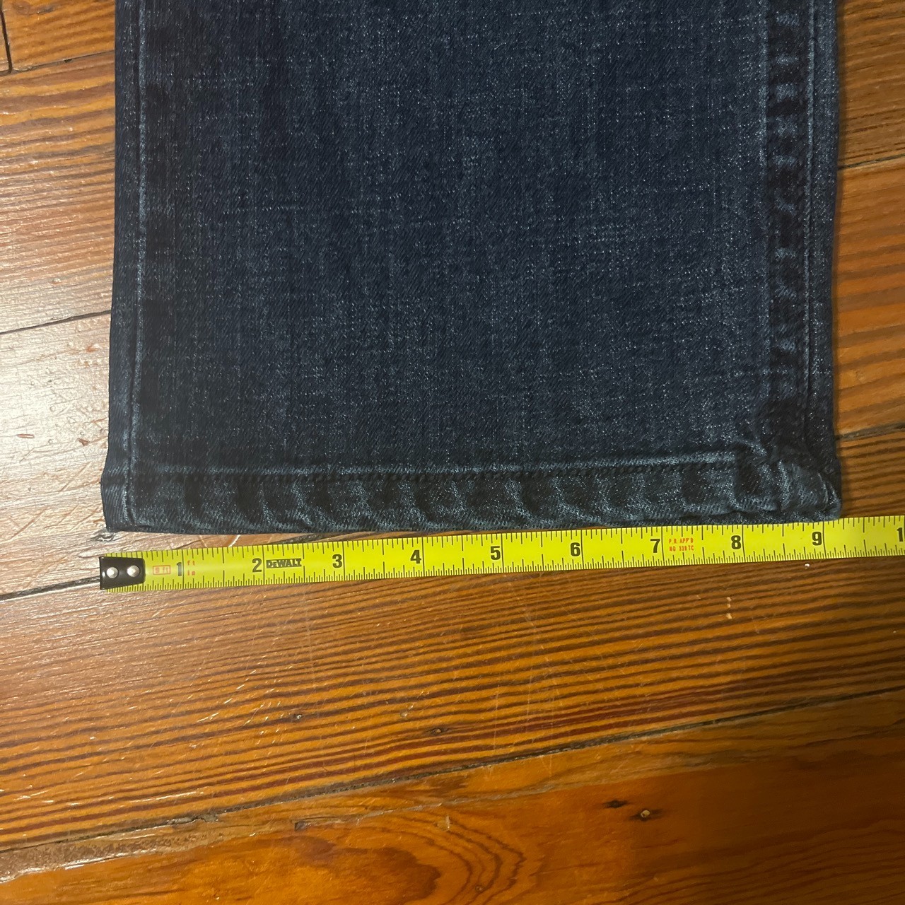Rock & Republic Jeans Mens 36×32 Straight Leg Dark Wash Blue DenimDistressedFade