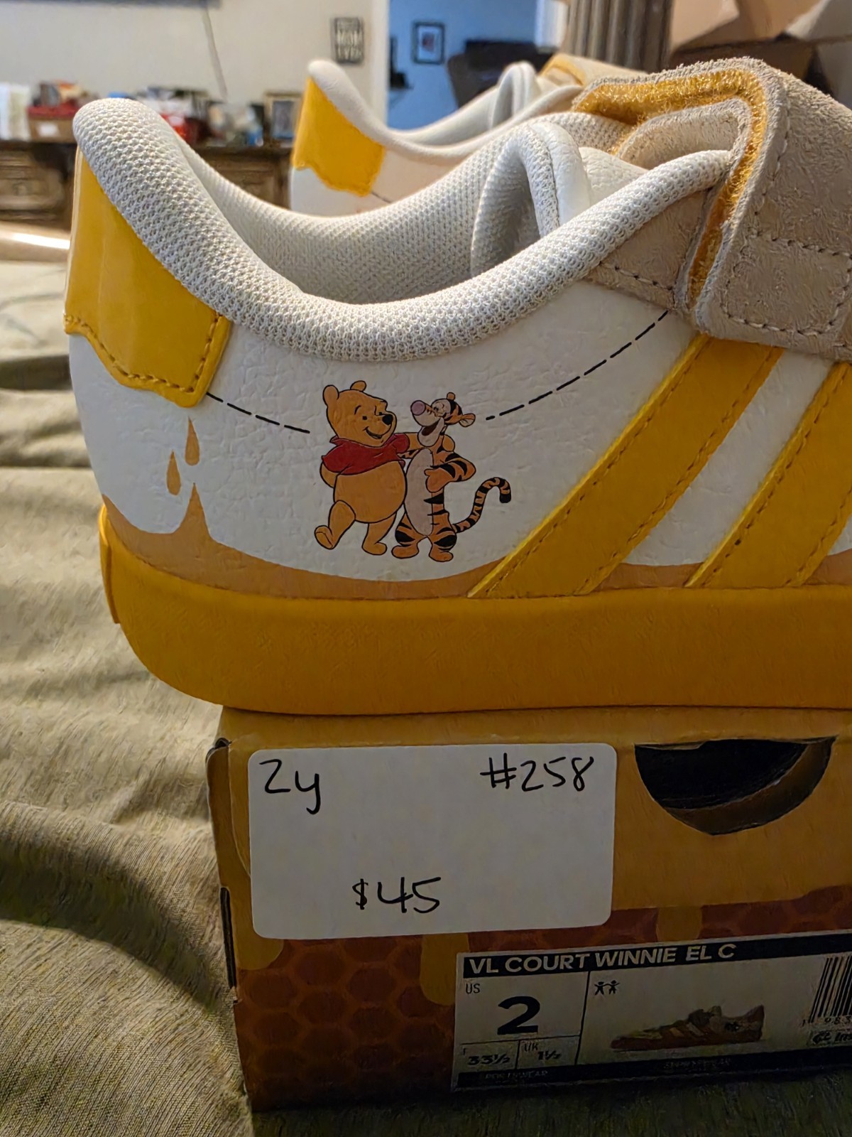 2y adidas VL Court Winnie EL C Disney Unisex Kids Low Top Sneakers KI9175