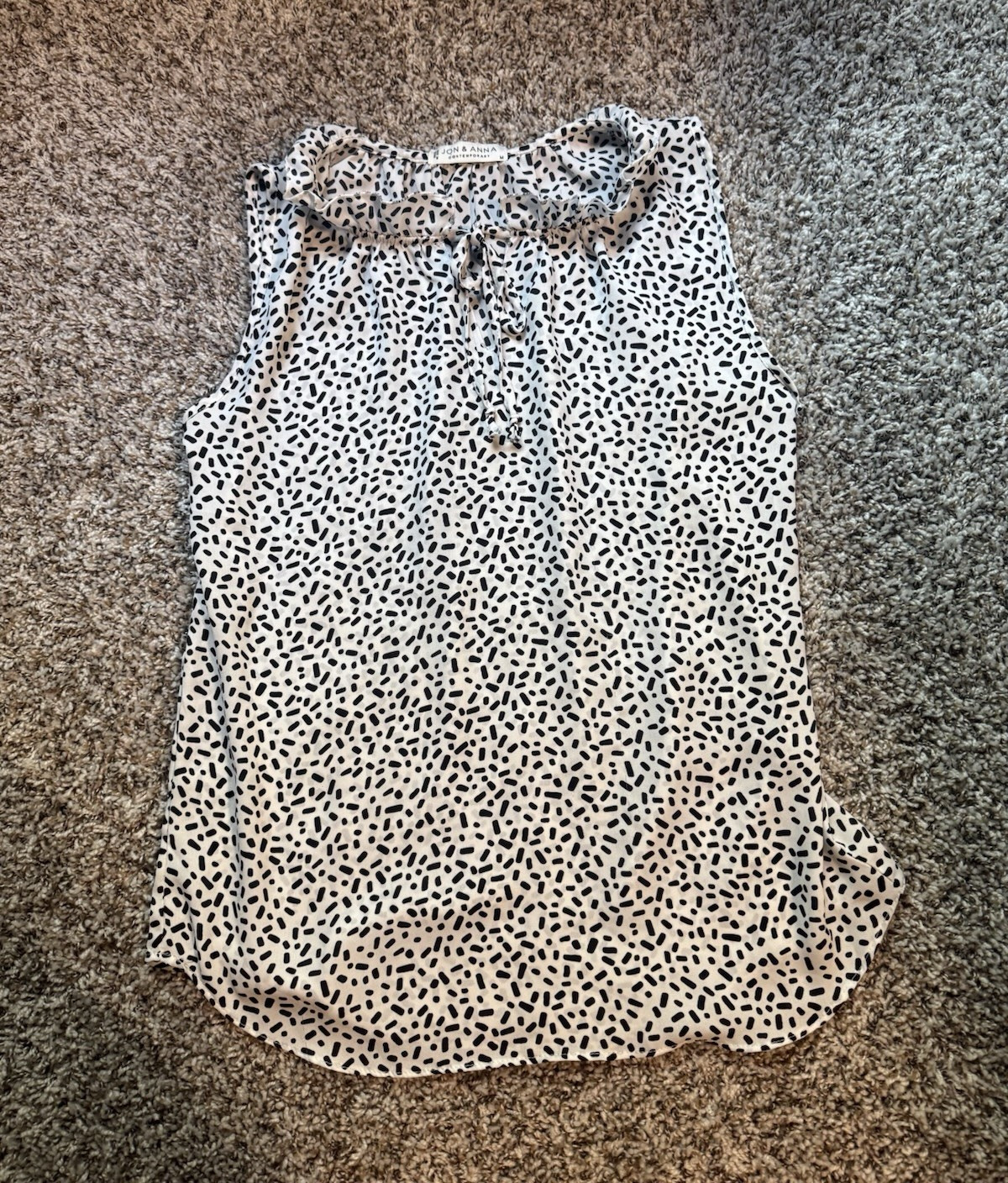 Jon & Anna Women’s M Sleeveless V-Neck Bow Tie Blouse Black White Animal Print