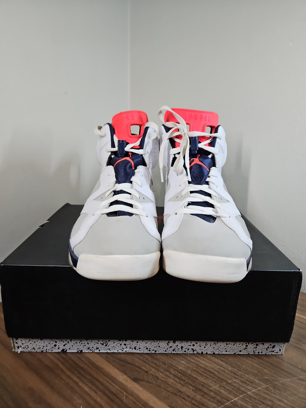 Size 13 – Nike Air Jordan 6 Retro Tinker 384664-104 Men’s Preowned Men’s