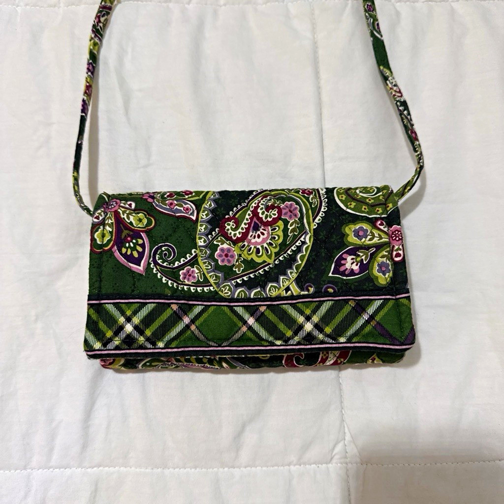 Vera Bradley Small Green Paisley Floral Crossbody Bag Zip Lined Pockets