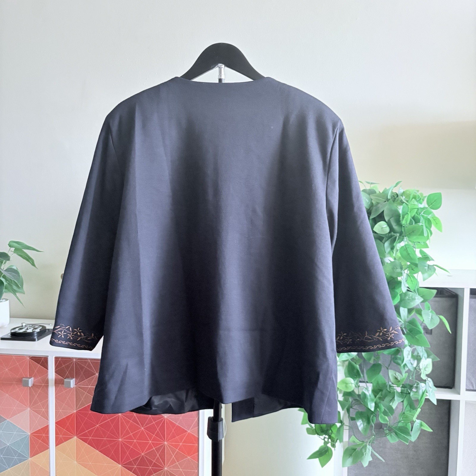 Alfred Dunner Women’s Black Open Front Embroidered Lined Stretch Jacket 18W