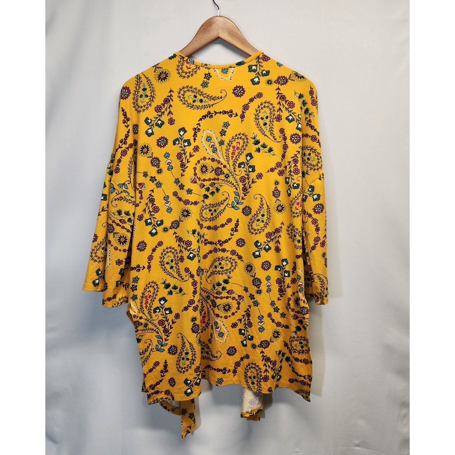 Lime n Chili Women’s Medium Open Front Cardigan Kimono Paisley Floral Golden