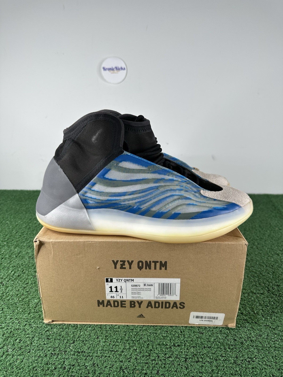 Size 11.5 – adidas Yeezy Quantum Frozen Blue – Lightly used