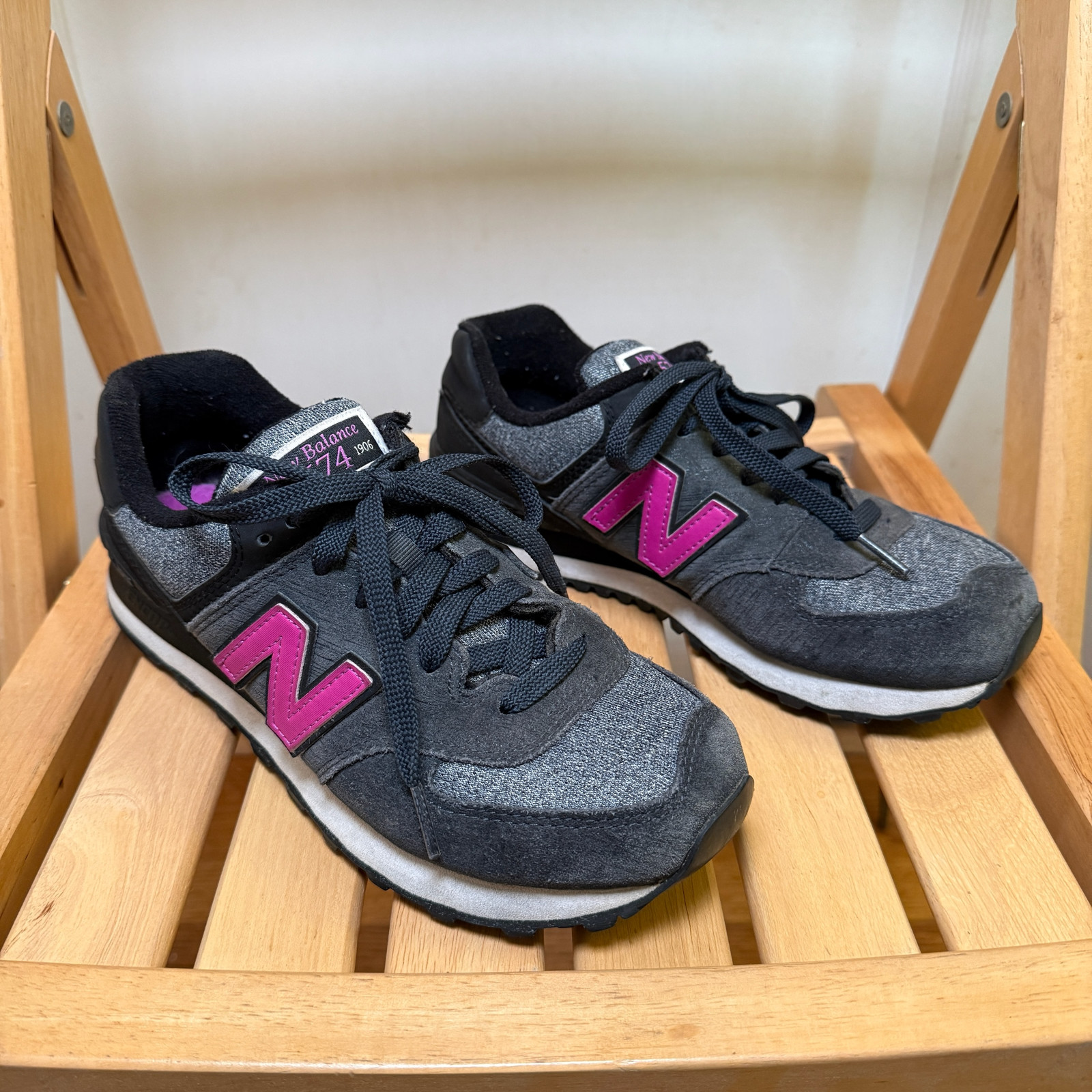 New Balance 574 WL574WTB Womens 8 Gray Suede Pink Purple Athletic Shoes Sneakers