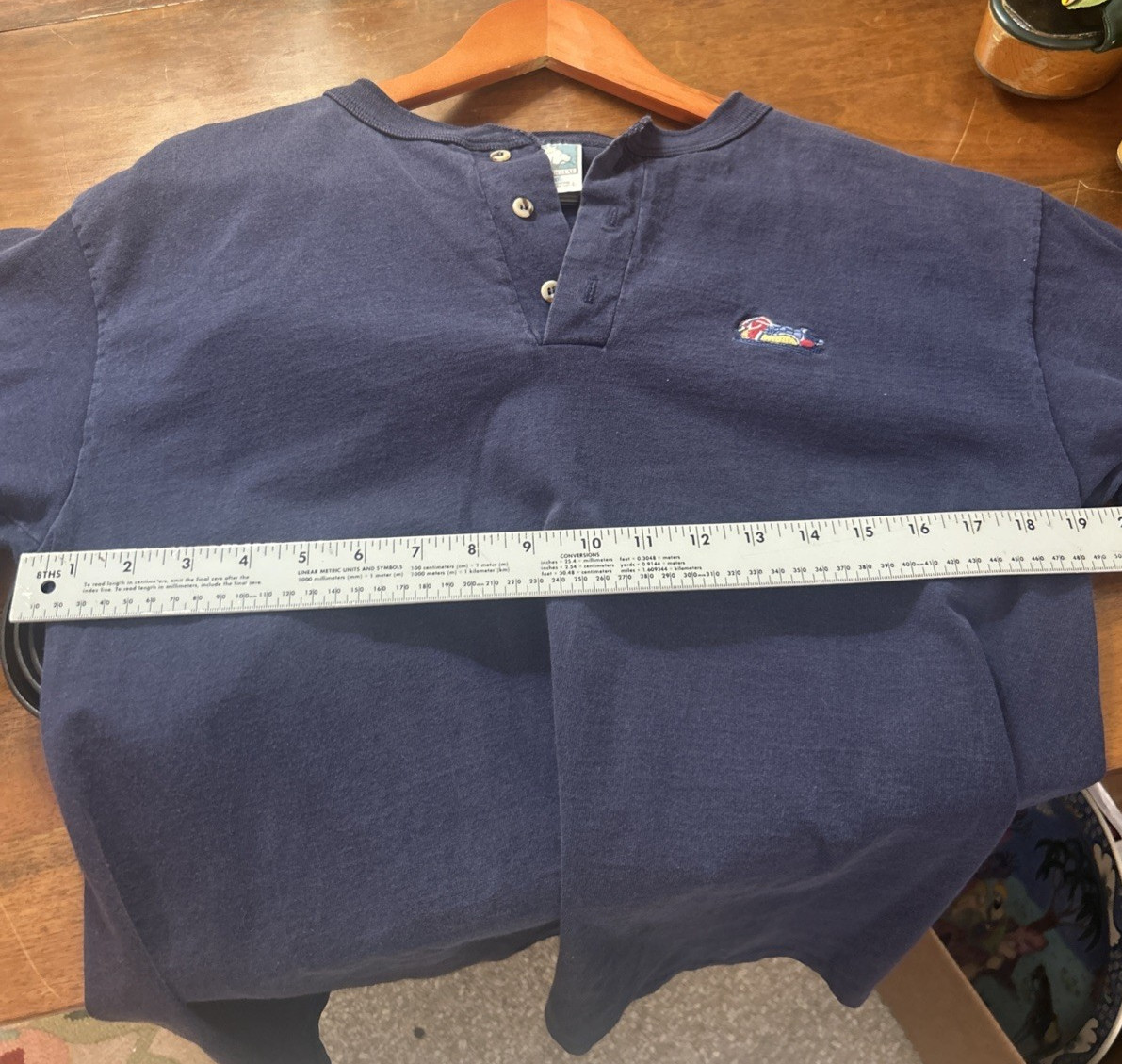 Vtg Mens Henley Size Large Cotton Deluxe Anvil 100% Cotton Navy Blue Duck Logo