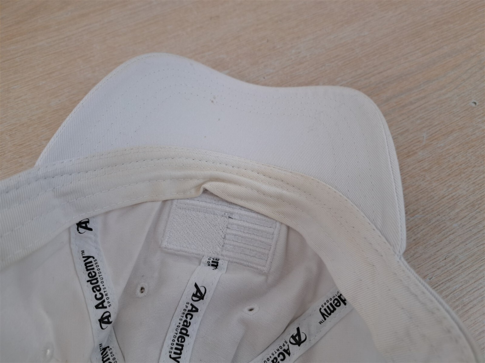 ACADEMY SPORTS OUTDOORS USA FLAG ADJUSTABLE STRAPBACK BASEBALL HAT/CAP, WHITE