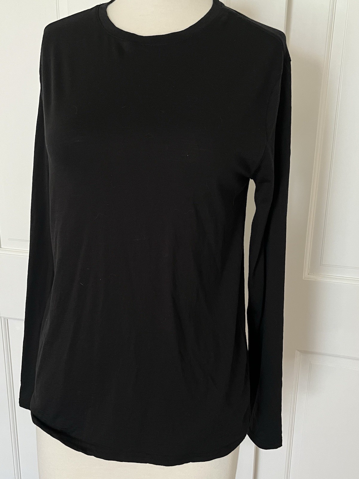 Quince 100% Merino Wool All-Season Long-Sleeved Base Layer Tee Natural Fiber Sm