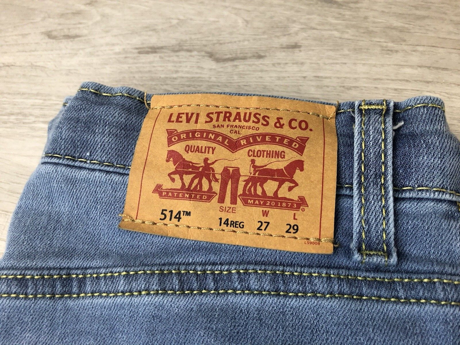 Levi’s 514 Jeans Lite Blue Denim Womens Tag Size 14 Reg W27xL29 (Actual 26.5×28)