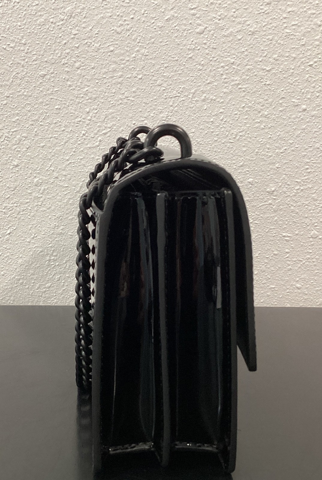 Kurt Geiger Shoreditch 10″x5″x2.75″ Black Patent Drench Leather Mirror Crossbody