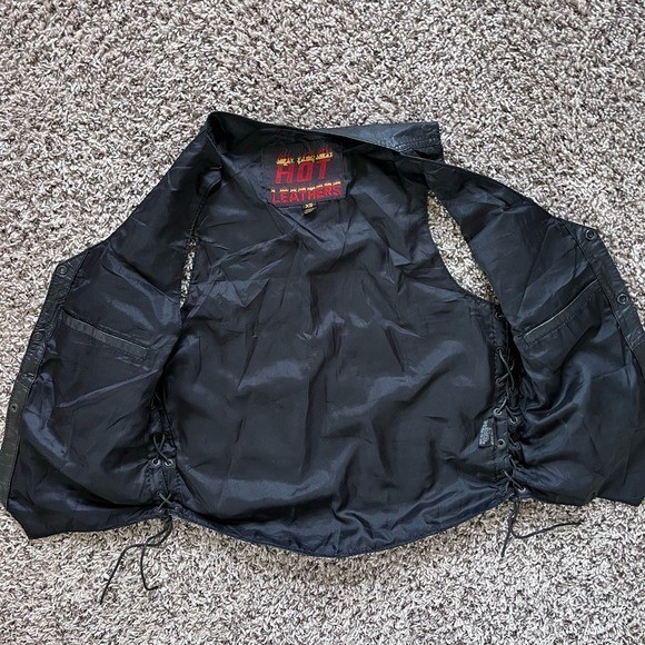 Vintage Hot Leathers Black Leather Vest – Men’s XS – Side Lace-Up & Snap Front